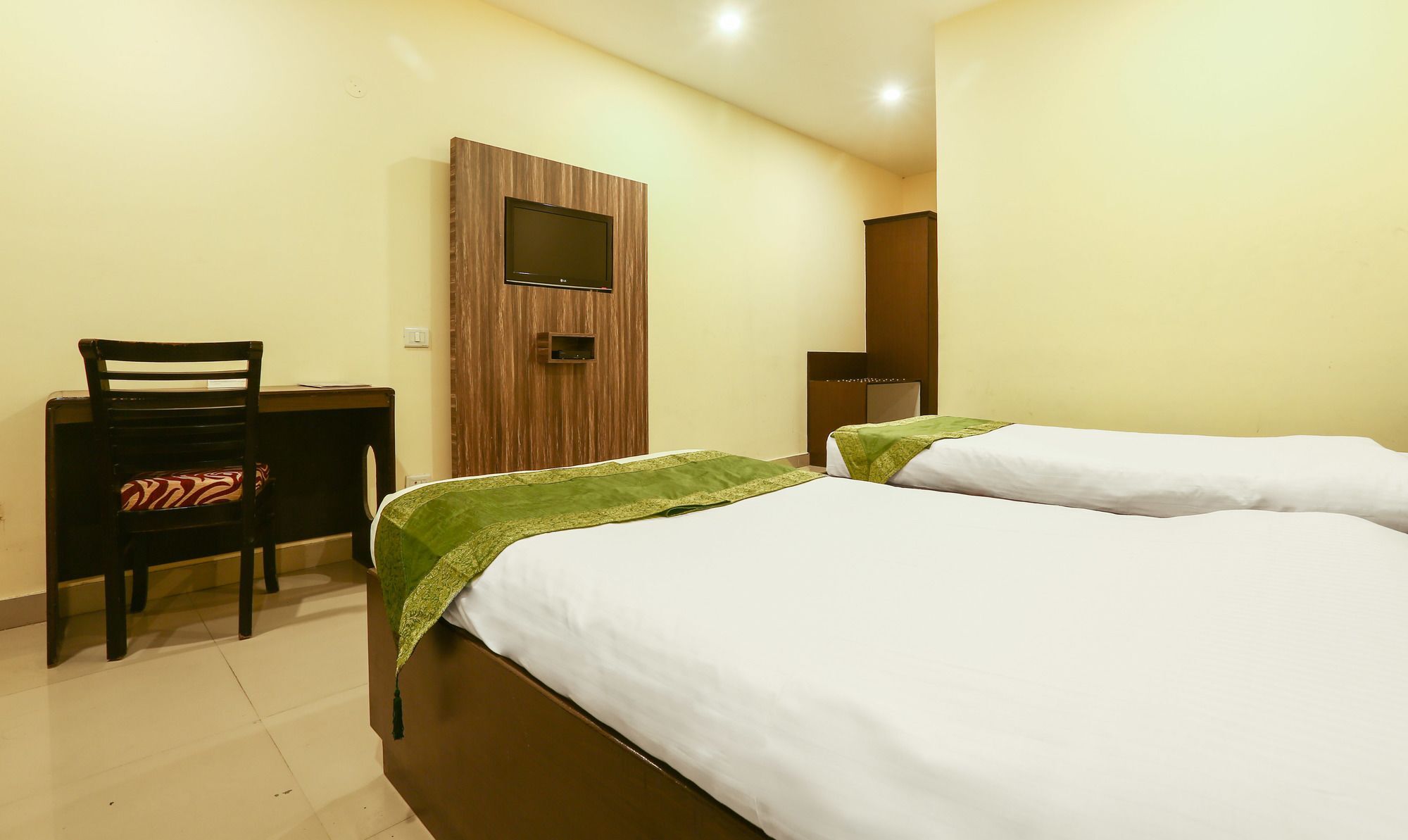 Hotel Treebo Trend Gk Conifer Dharamshala Exterior foto