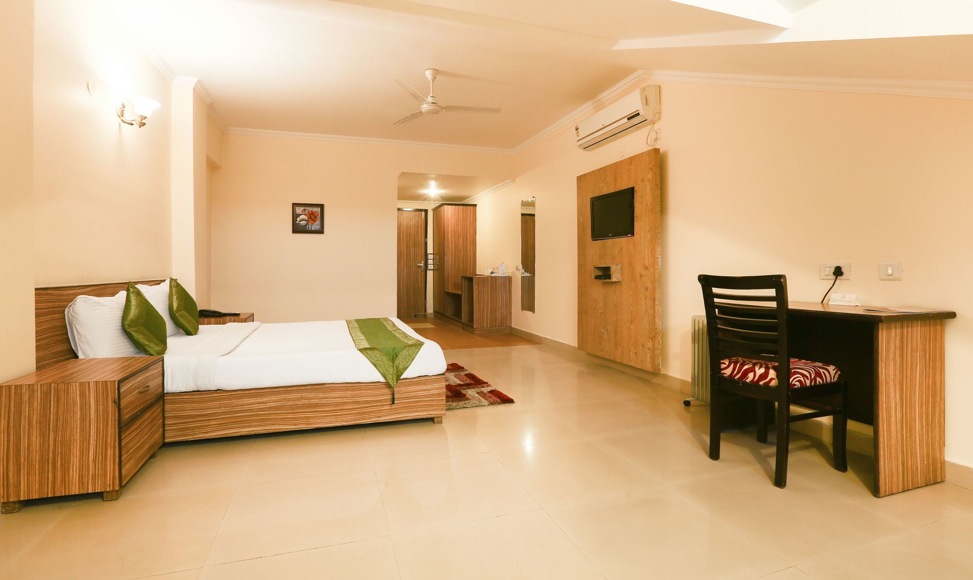 Hotel Treebo Trend Gk Conifer Dharamshala Exterior foto
